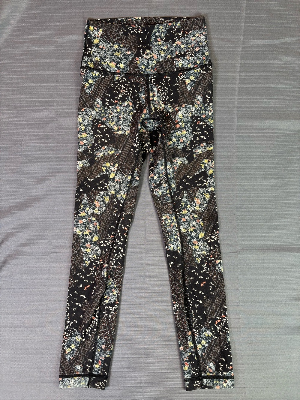 Lululemon Wunder Under Crop Leggings Size 4 Floral Paisley Print High Rise Pants